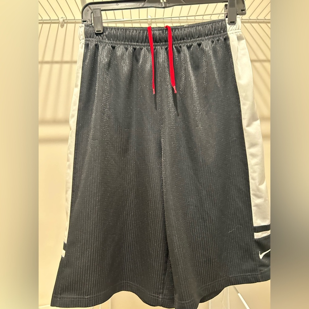 Nike Black kids XL basketball shorts White Side Panels and Red Drawstring EUC